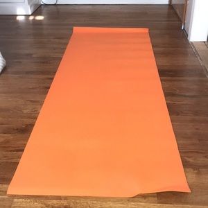 ORANGE YOGA MAT, BARLEY USED NO STAINS